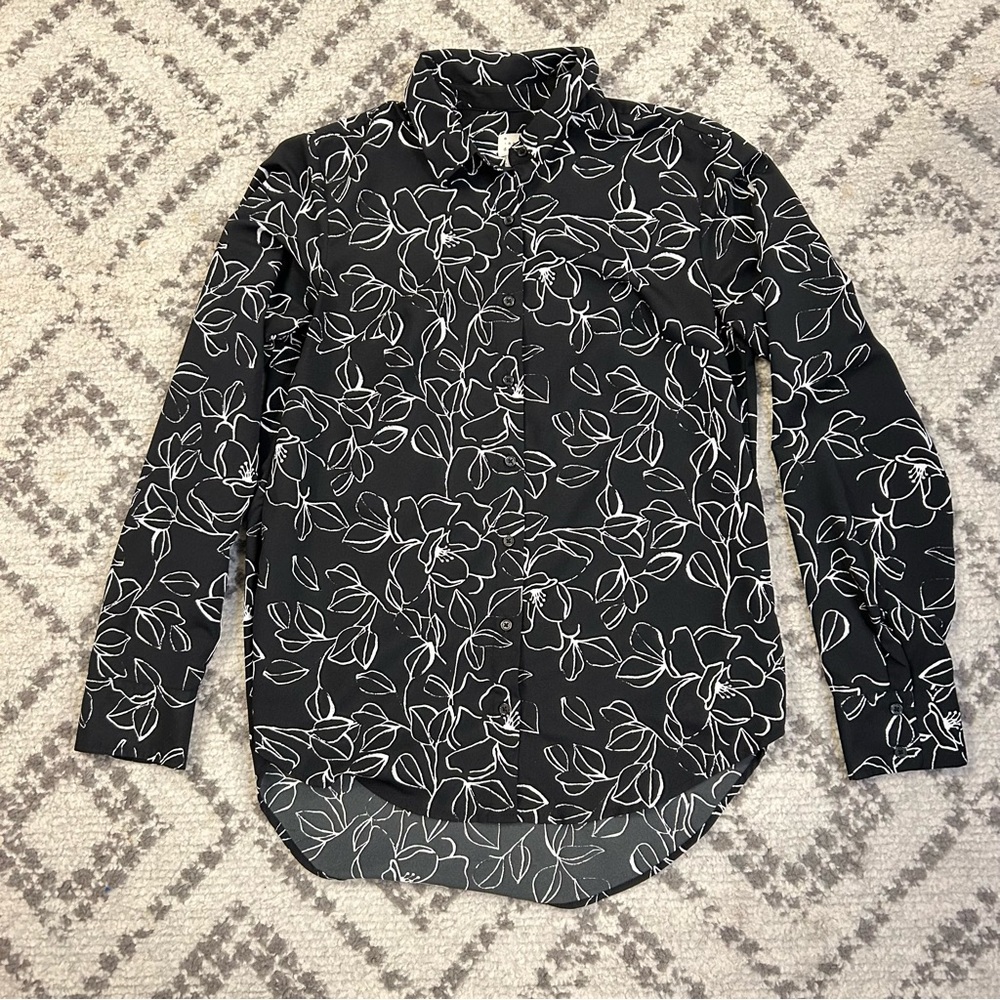 🩵 3 for $10 🩵 A New Day Target Floral Pattern Button Down Blouse